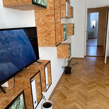 Cozy Apartment Near The City Center Hradec Králové Dış mekan fotoğraf