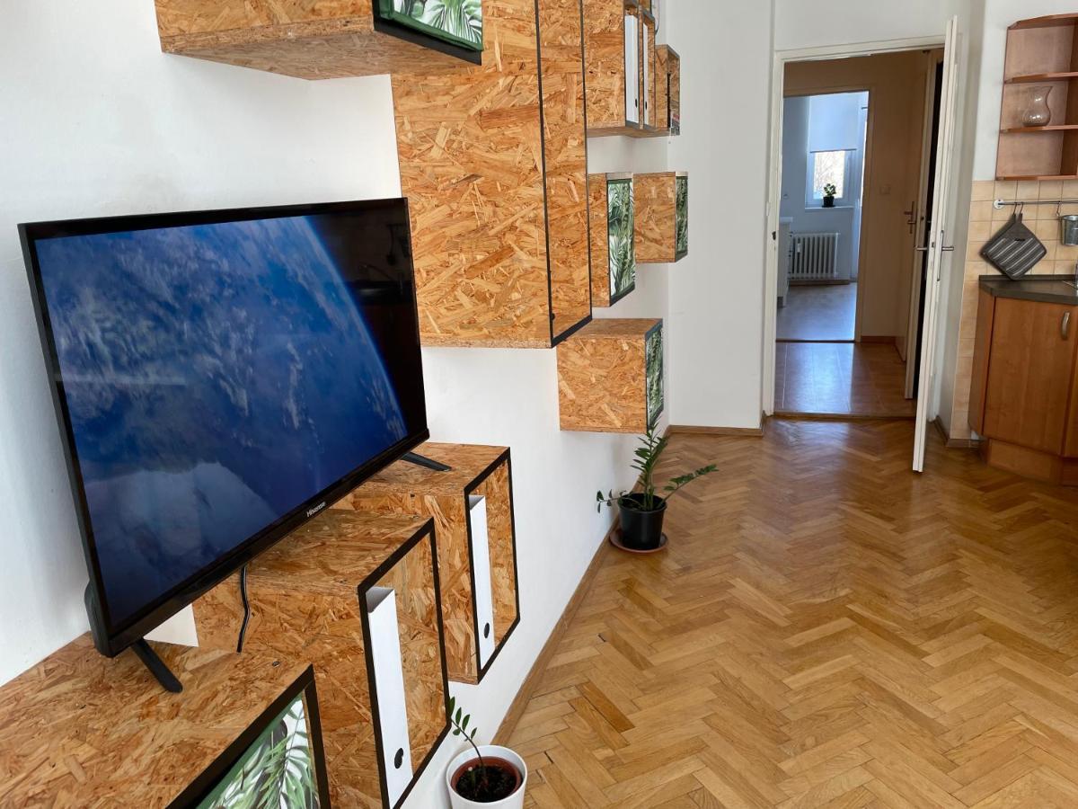 Cozy Apartment Near The City Center Hradec Králové Dış mekan fotoğraf
